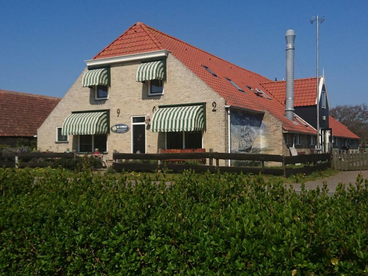 De Cyprian Bed & Breakfast Kaard Luaran gambar